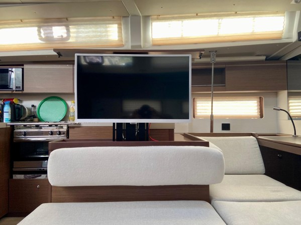 2021 BENETEAU OCEANIS 51.1