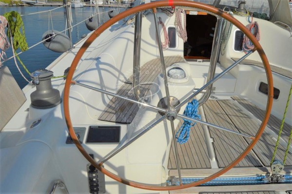 2011 AZUREE 40