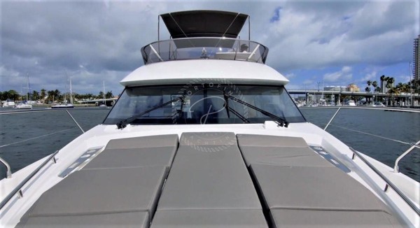2018 PRESTIGE 460 FLY
