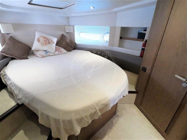 2013 BENETEAU GT 49 FLYER