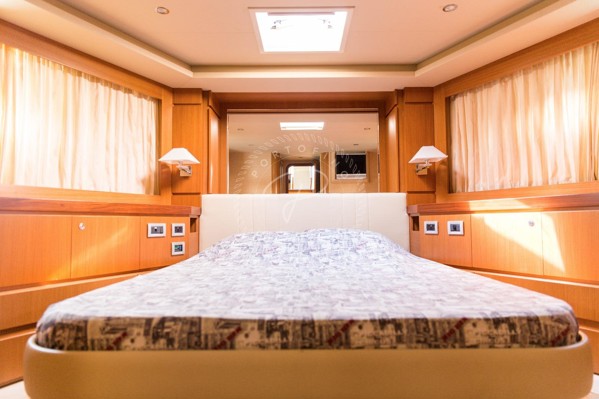 2006 FERRETTI 690 ALTURA