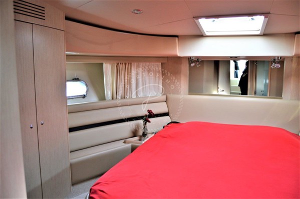 2006 FERRETTI 550 FLY