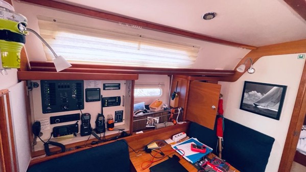 2009 HANSE 370 E 