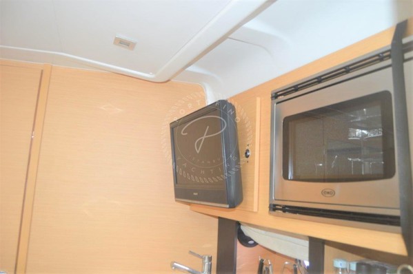 2009 BENETEAU MONTE CARLO 37