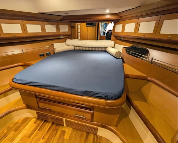 2006 MOCHI CRAFT DOLPHIN 51