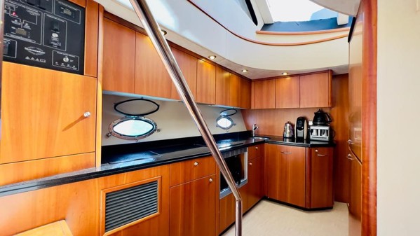 2009 SUNSEEKER MANHATTAN 60
