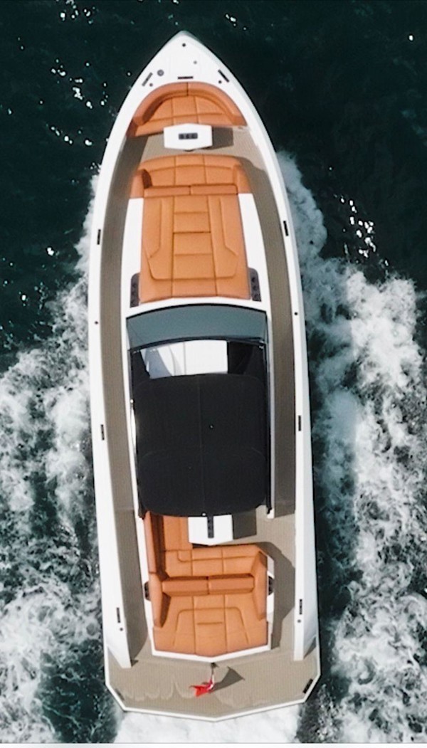 2021 VANQUISH 45 