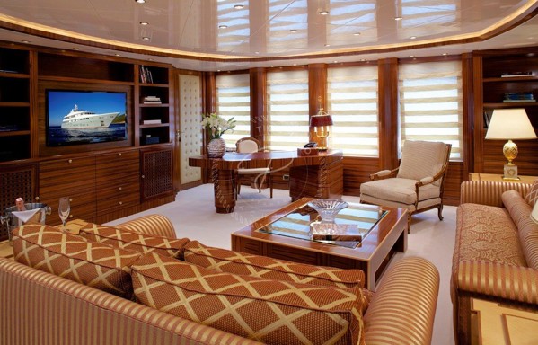 2006/2013 MONDOMARINE CUSTOM 49M