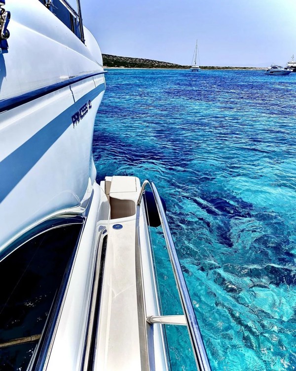 2002 PRINCESS 40