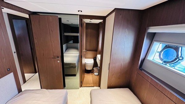 2022 FERRETTI 780