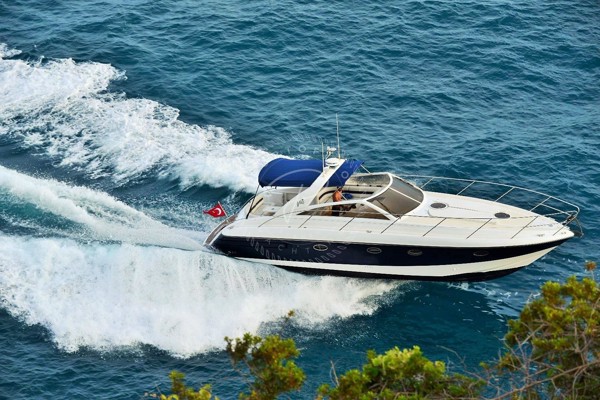 1997 PRINCESS V40
