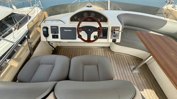 2002 PRINCESS 40
