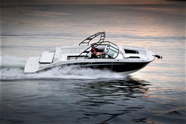 2015 SEA RAY 270 SUNDECK