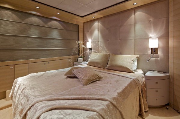 2011/2017 GOLDEN YACHTS CUSTOM 40M