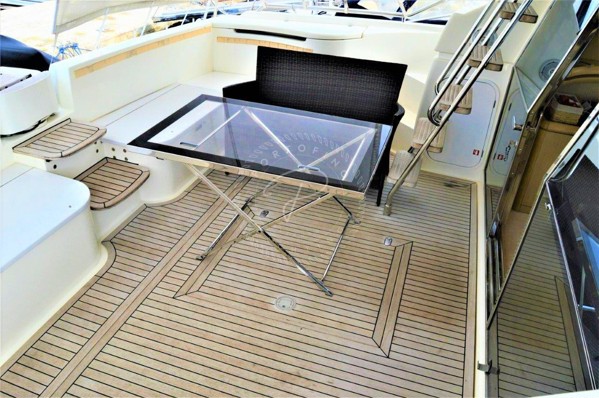2006 FERRETTI 550 FLY