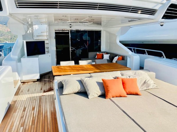 2015 MANGUSTA 132