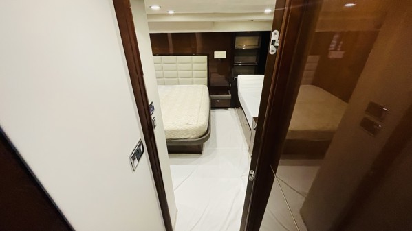 2012 PRINCESS 64