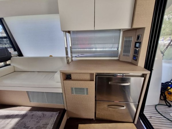 2021 PRESTIGE 420 FLY