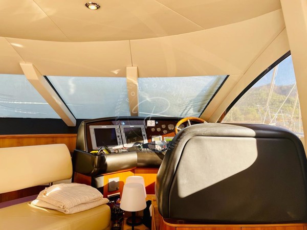 2007 SUNSEEKER MANHATTAN 60