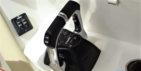 2016 SAILFISH 325 DC