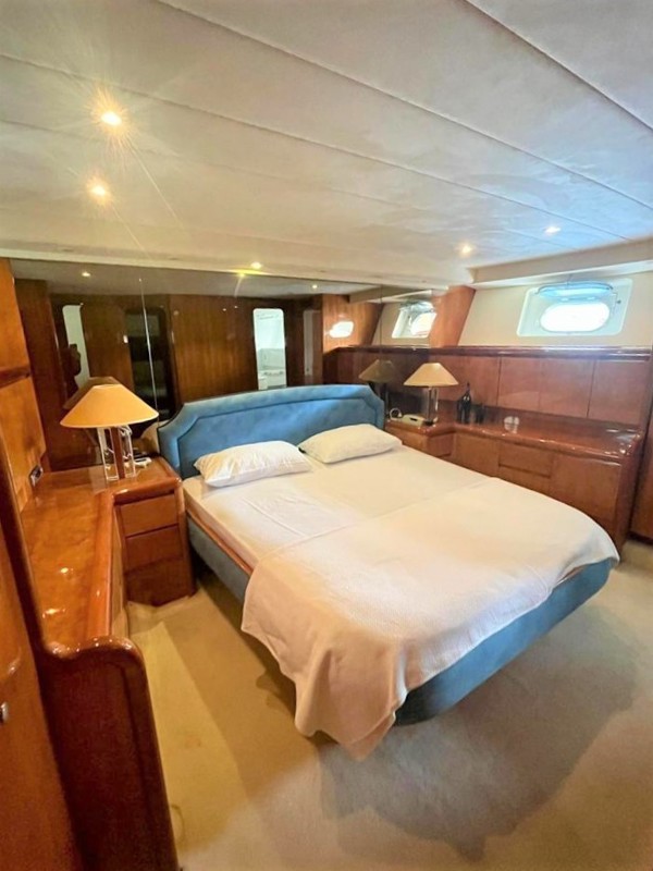 1993/2023 FALCON 80