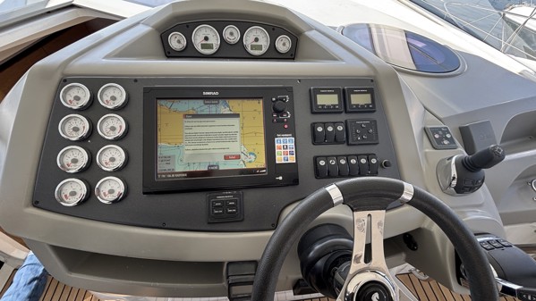 2014 BENETEAU GT 38