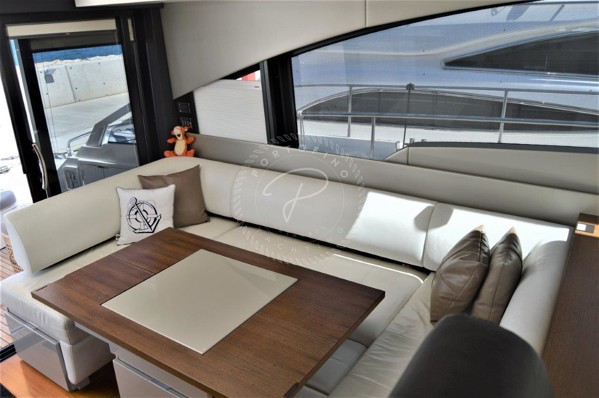 2012 FAIRLINE TARGA 58