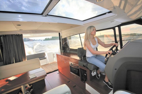 2011 JEANNEAU NC 11