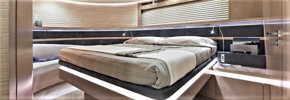 2007 PERSHING 115
