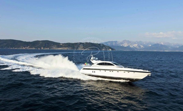 2001 | 2015 MANGUSTA 72