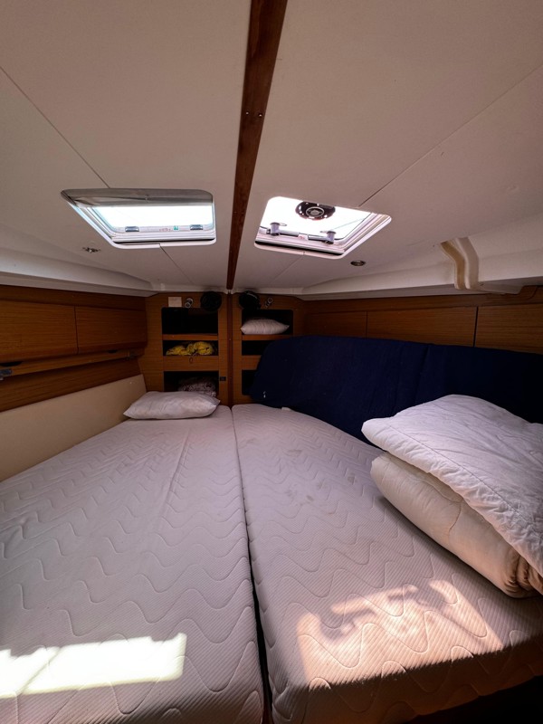 2009 JEANNEAU SUN ODYSSEY 44 I