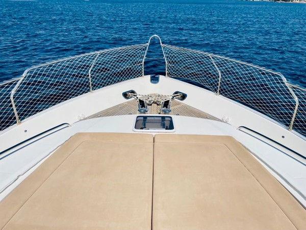 2010 PRINCESS 85