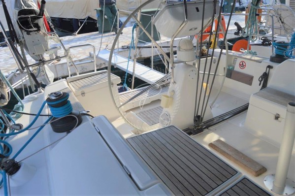 2005 DUFOUR 44
