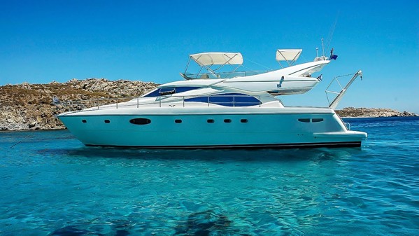 2004 FERRETTI YACHTS 590
