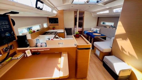 2020 JEANNEAU SUN ODYSSEY 410