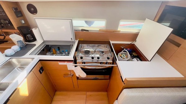 2020 JEANNEAU SUN ODYSSEY 410