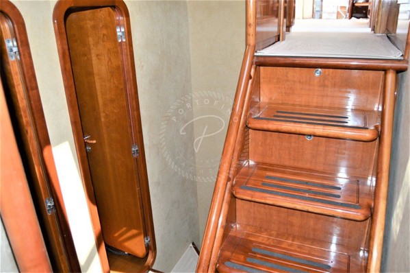 2001 FERRETTI YACHTS 80