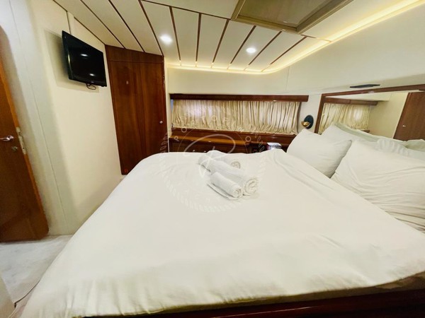 2003/2020 FERRETTI YACHTS 680