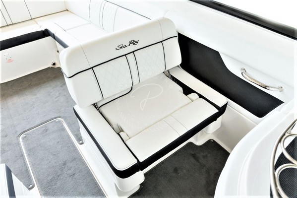 2015 SEA RAY 270 SUNDECK