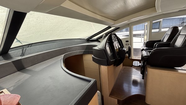 2012 PERSHING 72
