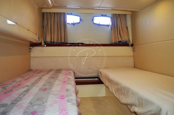 2006 FAIRLINE TARGA 47