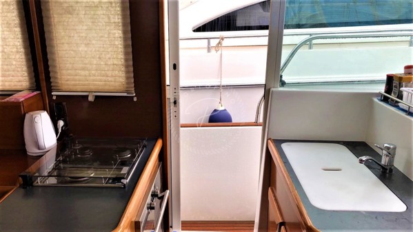 2005 BETEAU SWIFT TRAWLER 42