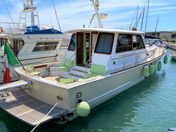 2004 GRAND BANKS EASTBAY 54 SX