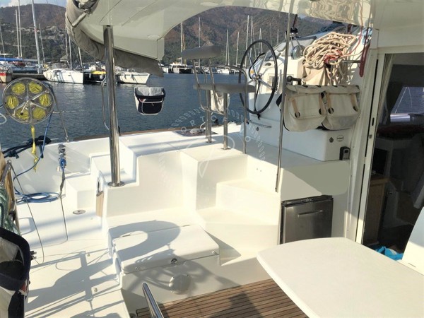 2011 LAGOON 400