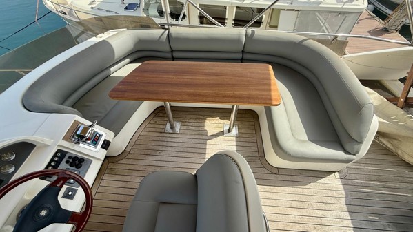 2002 PRINCESS 40
