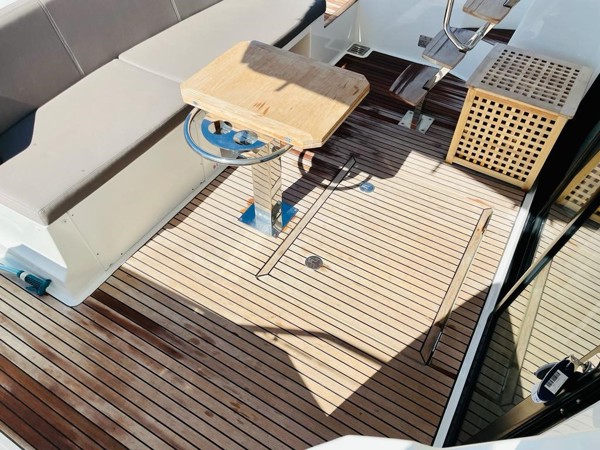 2017 PRESTIGE 420 FLY