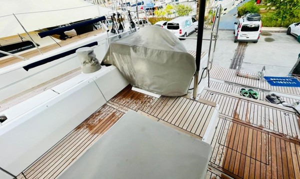 2018 BENETEAU SENSE 51 