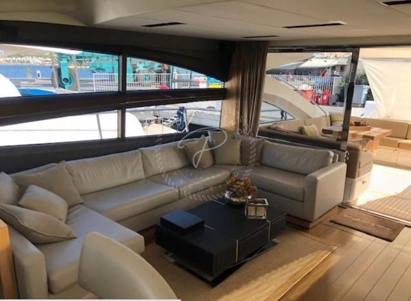 2013 PRINCESS V72
