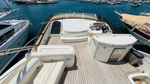 2000 SUNSEEKER MANHATTAN 64