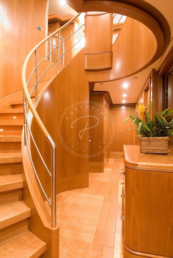 2007 | 2017 BENETTI VISION 145